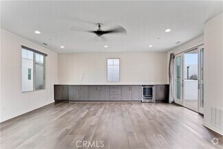 Building Photo - 5533 Palm Dr