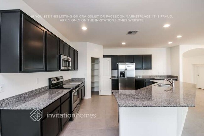 Building Photo - 1280 E Palomino Way