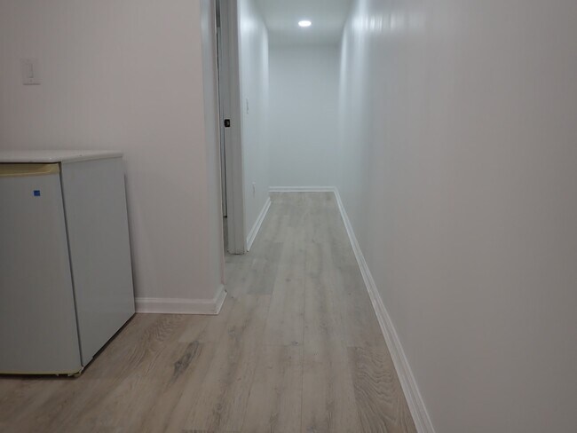 Foto del edificio - 663 E 94th St