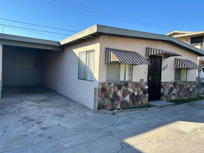 Foto del edificio - 5154 Santa Ana St