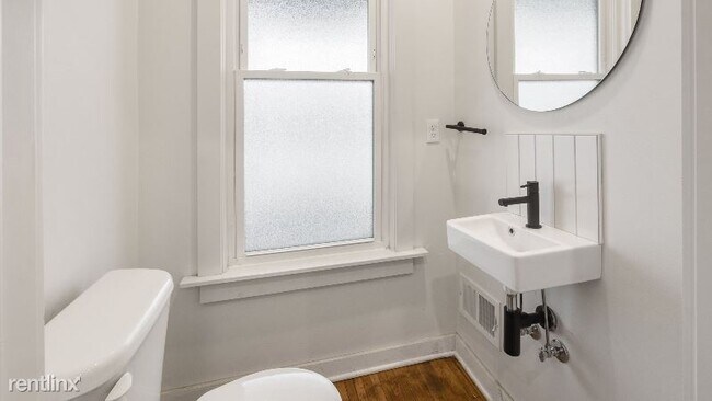 Building Photo - 7251 Kercheval Ave