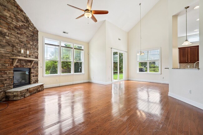 Foto del edificio - Beautiful home in a Quiet Cul-de-Sac with Solar savings!