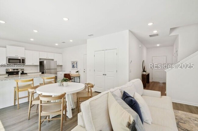 Foto del edificio - 105 Mainland Lakes Dr