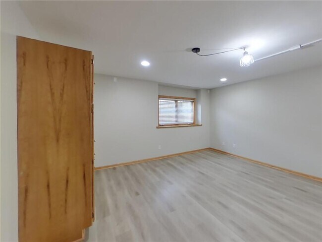Building Photo - 10527 61st Pl