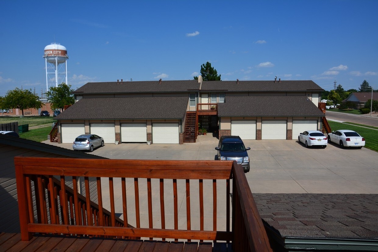 1915 E Sloan St, Garden City, KS 67846 Apartments in Garden City, KS