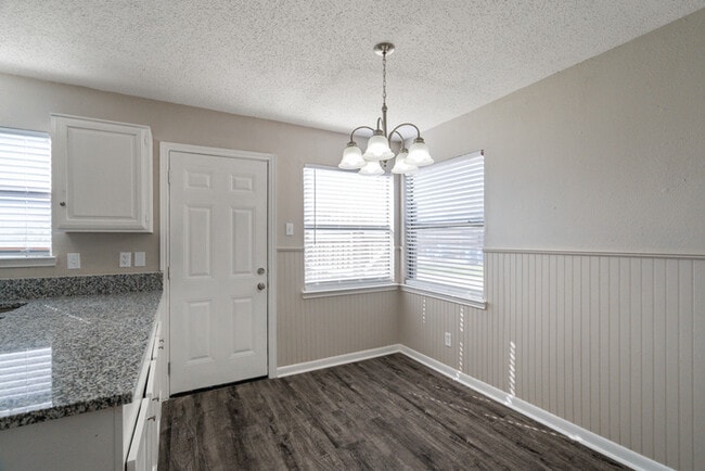 Foto del edificio - 3709 Bond St