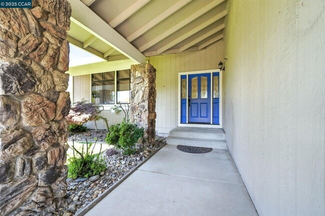 Building Photo - 267 Duperu Dr