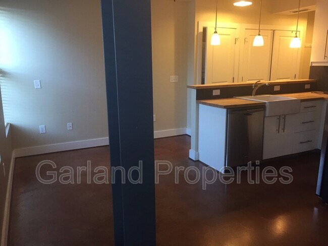 Foto del edificio - 425 Campbell Ave SW