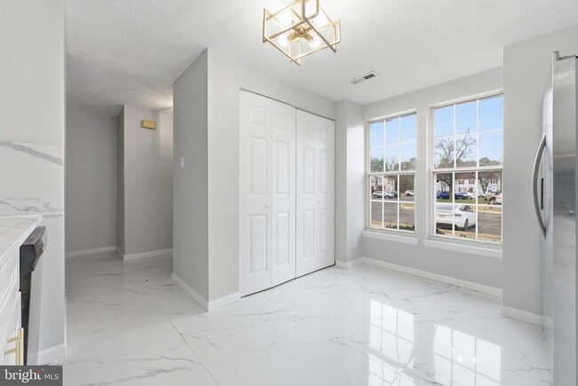 Building Photo - 115 Villa Knoll Ct