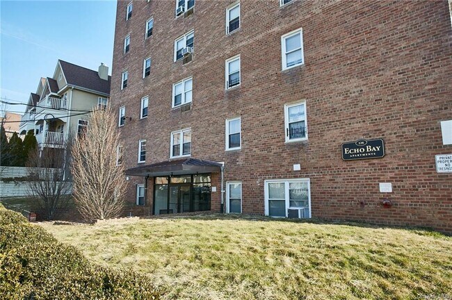 Building Photo - 126 Franklin Ave