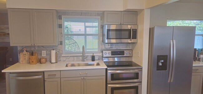 Foto del edificio - 589 Coconut St