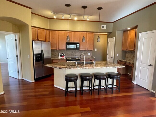 Foto del edificio - 11000 N 77th Pl