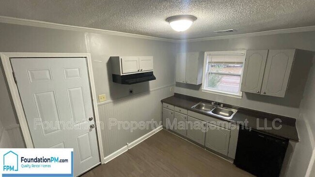 Building Photo - 958 Semmes St