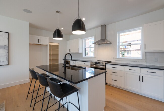 Foto del edificio - 7C Townhomes