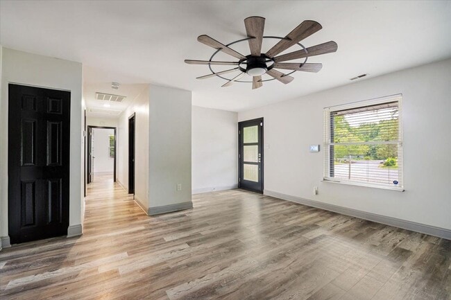 Building Photo - 4701 Lucinda Ln
