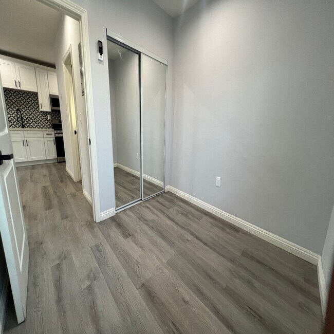 Foto del edificio - 1636 W 60th St