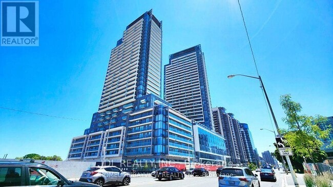 Building Photo - 8 Olympic Gdn Dr