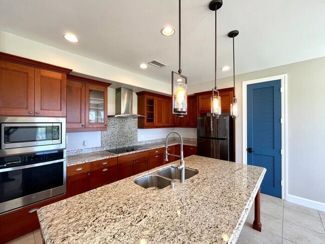 Foto del edificio - Hoakalei: 4 Bed, 3 Bath House Fronting Gol...
