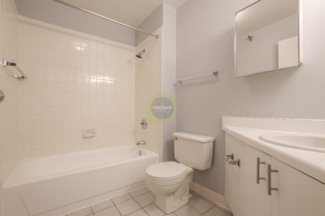 Building Photo - 485 E Ohio St