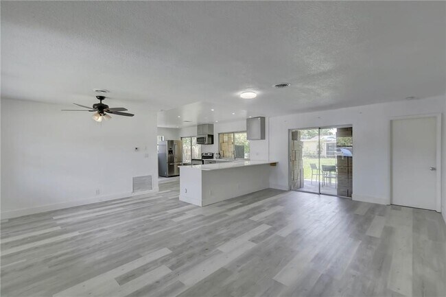Foto del edificio - 5804 NW 14th St