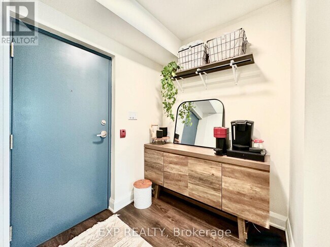 Photo du bâtiment - 33 Maple Grove Rd