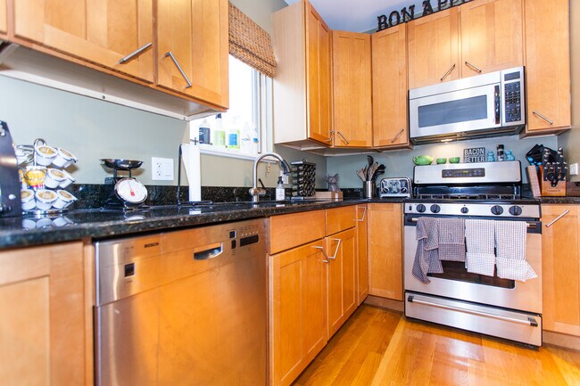 Foto del edificio - 928 N Wood St