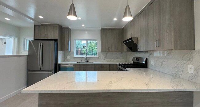 Building Photo - Fully Renovated 3BR/2.5BA SFH | Modern Upgrades | Prime San Mateo Location!
