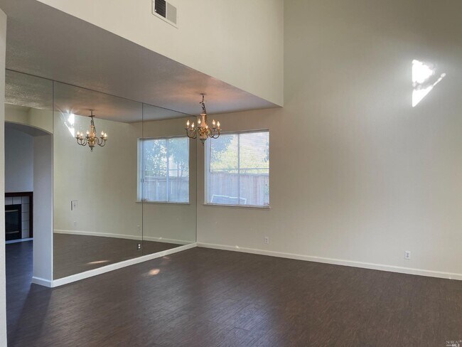 Foto del edificio - 163 Bridgeview Pl