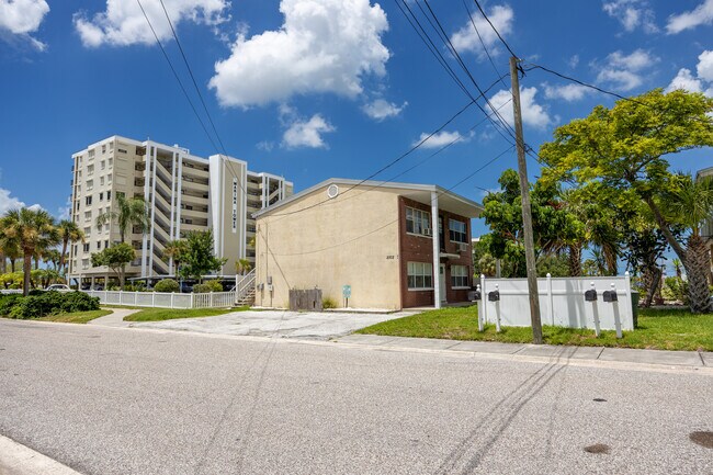 Building Photo - 2502 Gary Cir
