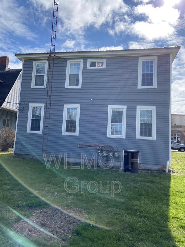 Building Photo - 332 S Main St