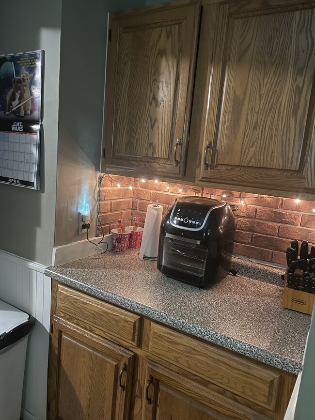 Small pantry area - 224 Bailey St