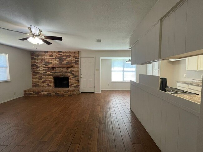 Foto del edificio - 7536 Meadowlark Ln N