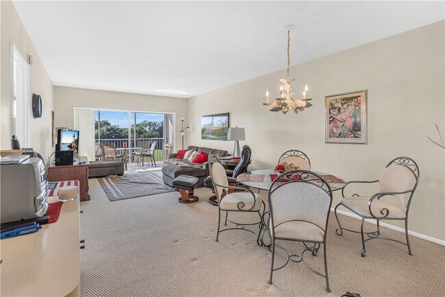 Foto del edificio - 3100 N Palm Aire Dr