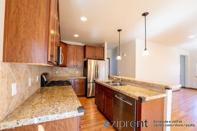 Foto del edificio - 3 br, 2.5 bath House - 19505 25th Drive So...