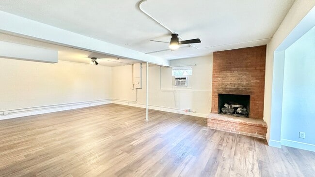 Building Photo - Upgraded & Remodeled Unit in Fallbrook!  H...