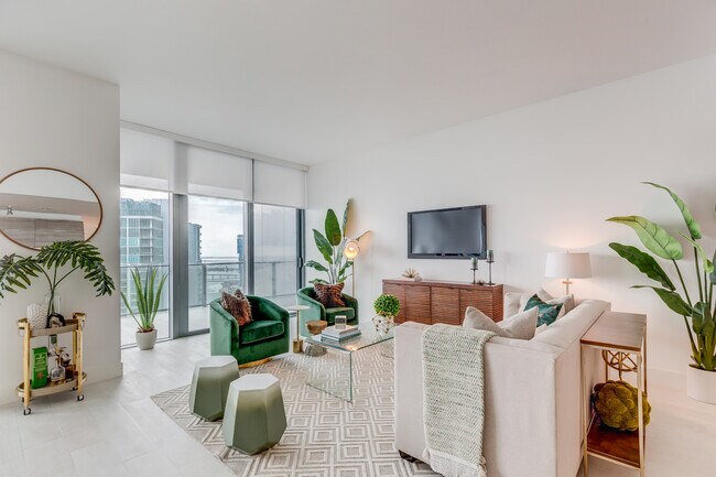 Foto del edificio - 650 NE 32nd St