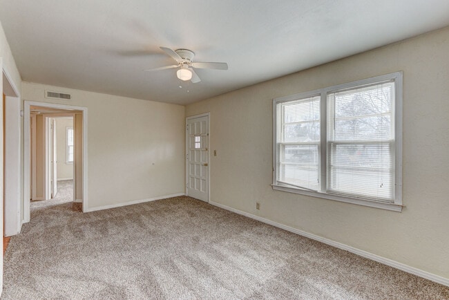 Building Photo - Bethany 2 Bedroom