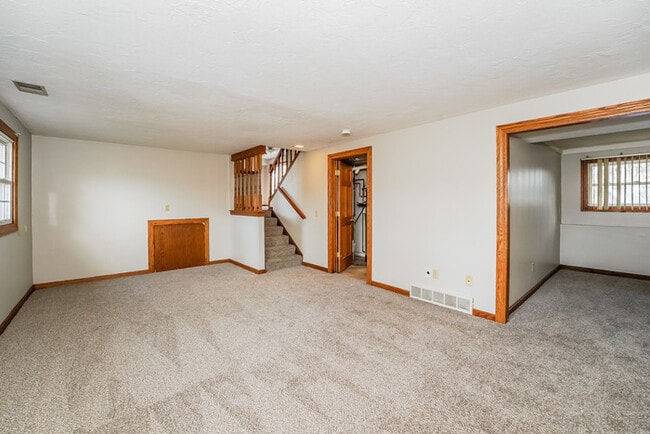 Building Photo - 6443 Chase Dr
