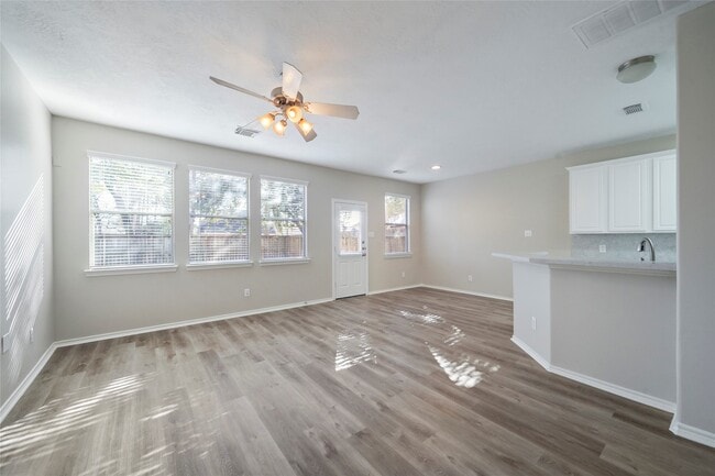 Foto del edificio - 12430 Cane River Ln
