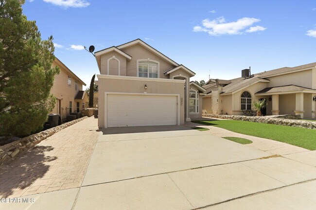 Foto del edificio - 527 Longleaf Pl