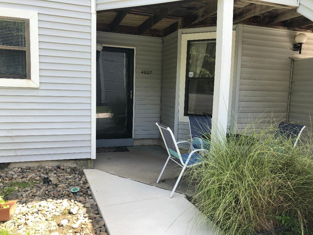 Entrance - 4007 Tracy Ct