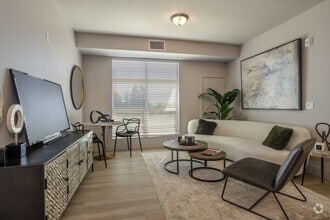2BR, 2BA -951SF - Strada 1200