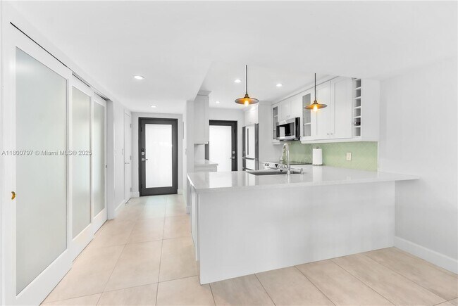 Foto del edificio - 6901 Edgewater Dr