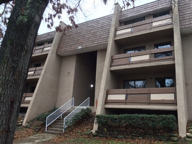 Building Photo - 915 Seminole Drive # 21 Chattanooga