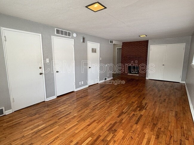 Building Photo - 2101 N Wheeling Ave