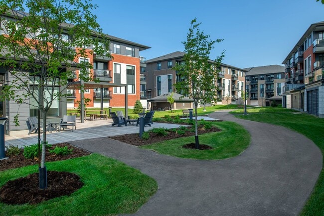 Building Photo - Wateridge Village Luxury Rentals