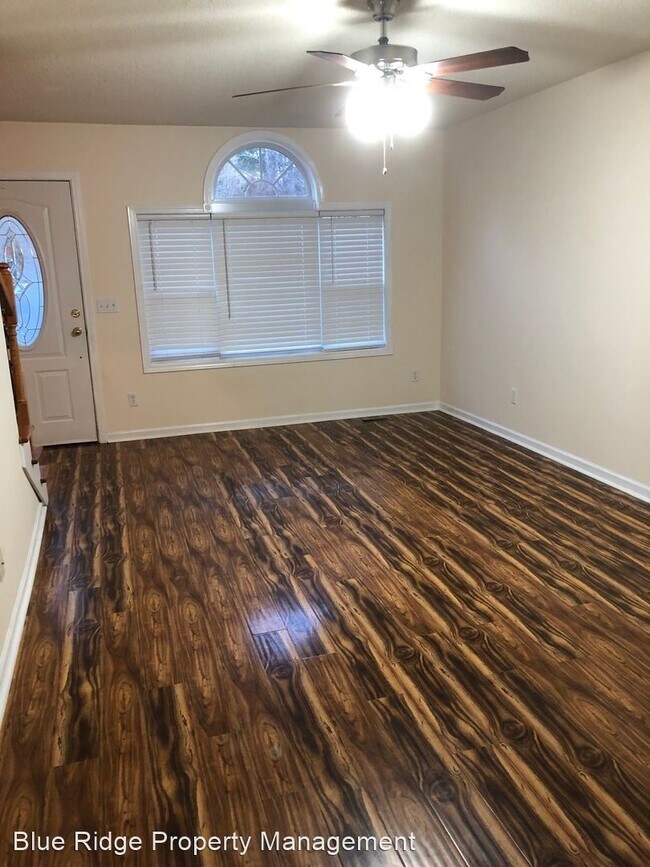 Building Photo - 2 br, 2.5 bath House - 114 Amanda Lane Uni...