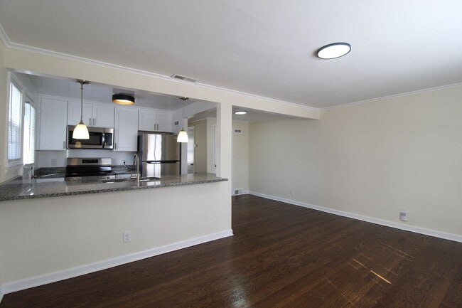Building Photo - 508 E 27th Ave