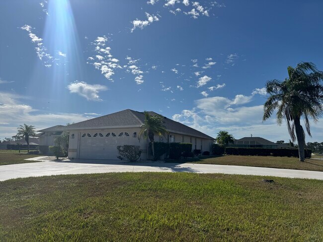 Building Photo - 137 Sportsman Rd