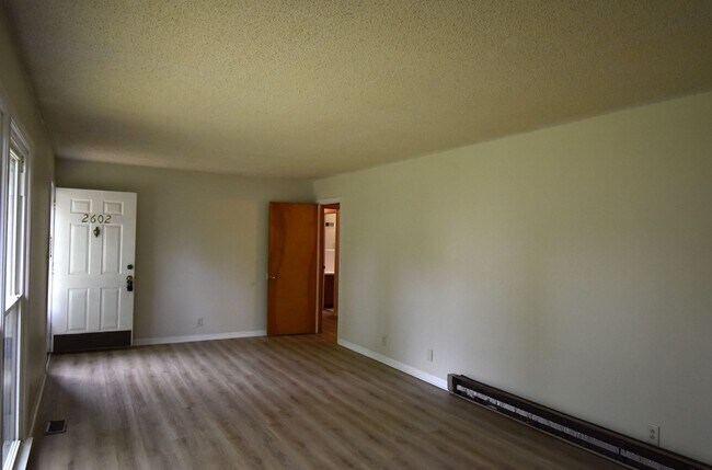 Building Photo - 3 Bedroom Home For Rent Near Post!